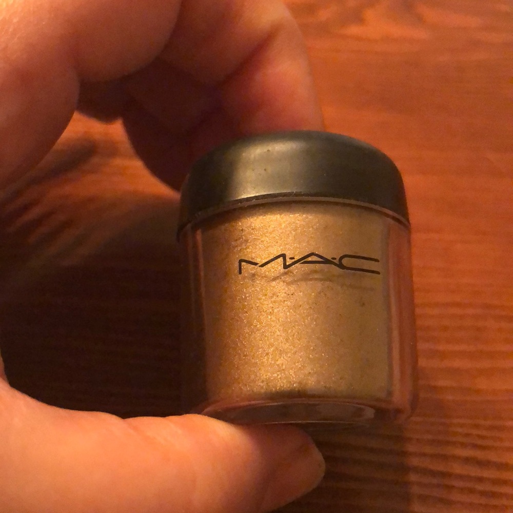 MAC Cosmetics Pigment in Cocomotion